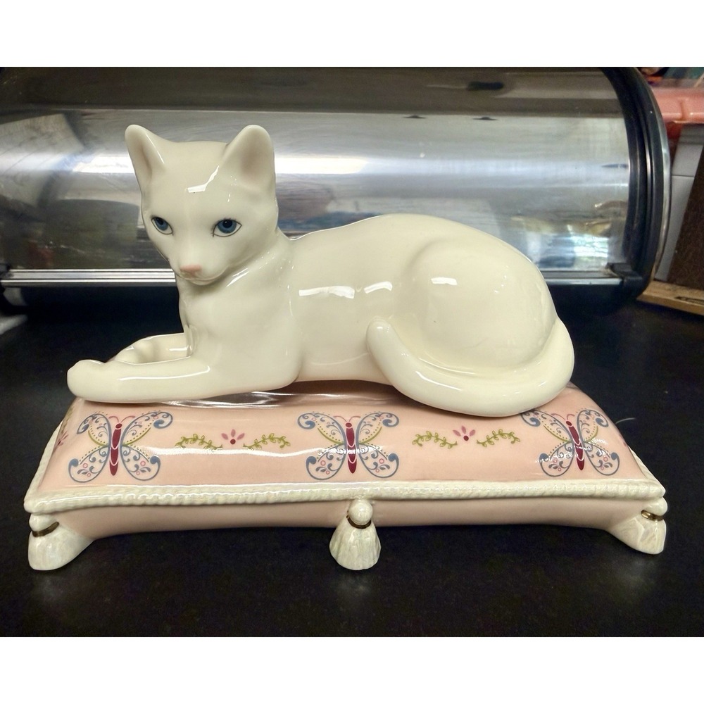 Lenox Serena #812839 Cat Laying On Pillow Figurine - 7 1/2" Pristine